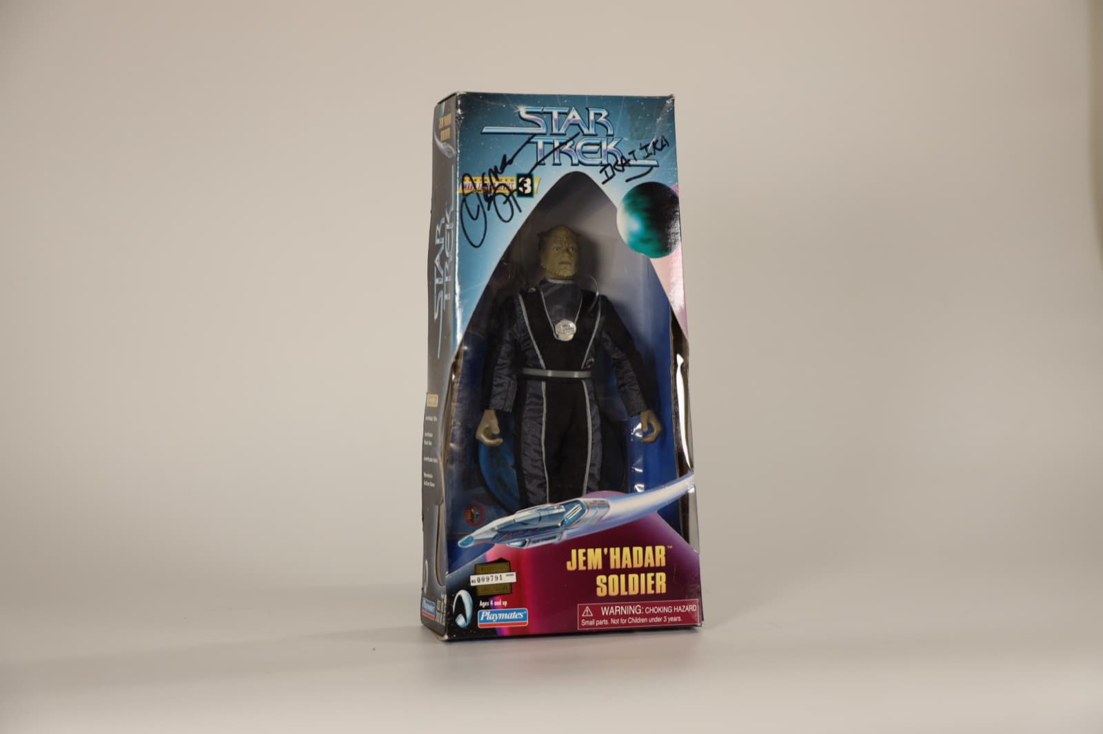 Jem‘Hadar Soldier mit Unterschrift
